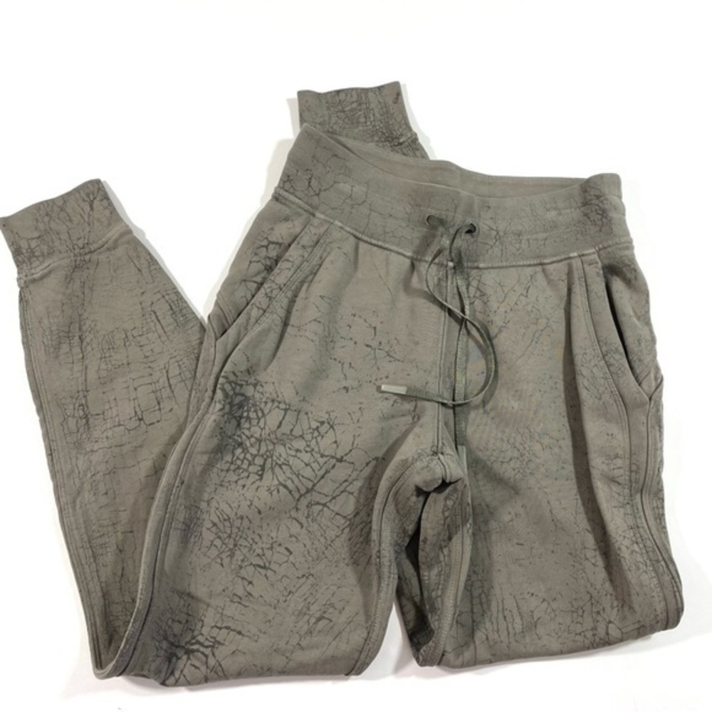 Lululemon Warm Down Jogger Sweats Thread Dye Rover Black